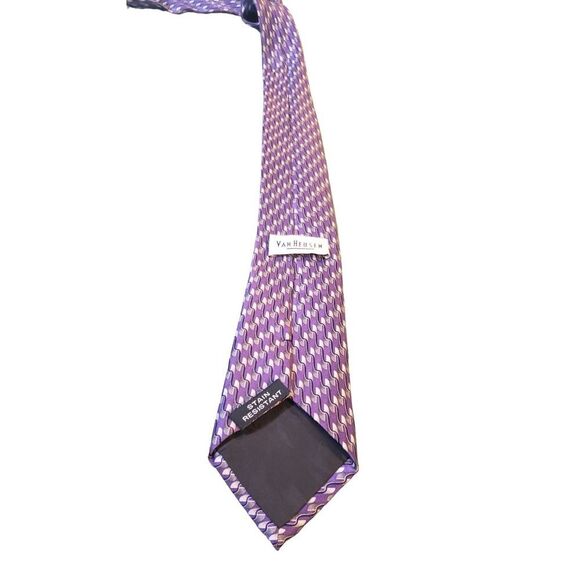 VIntage Van Heusen Mens Necktie Tie Purple Geometric 100% Silk Handmade - Picture 4 of 13